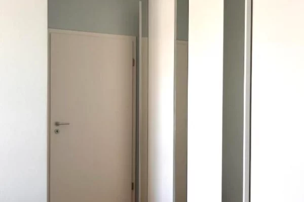 Shtepi ne shitje Apartament ne Tirane, 2+1, Mobilimi E mobiluar, Pagesa 15,600,000  Leke.