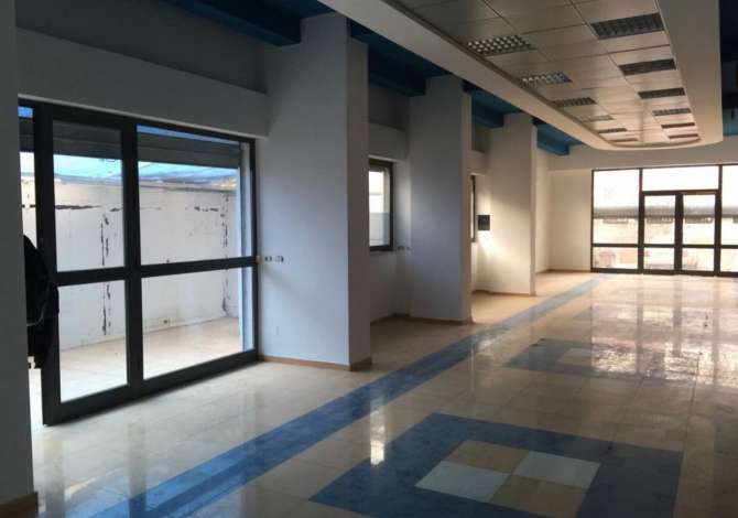 Ambient biznesi me qera 1+1 ne Tirane - 70,000 Leke