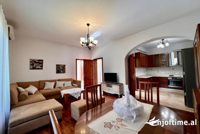 Shtepi me qera 2+1 ne Tirane - 700 Euro