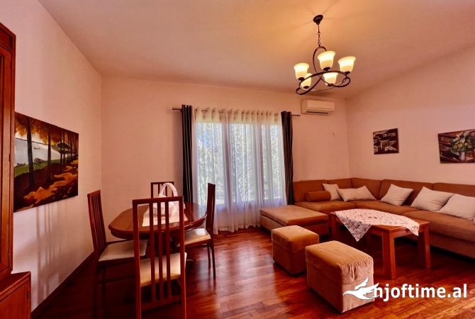Shtepi me qera 2+1 ne Tirane - 700 Euro