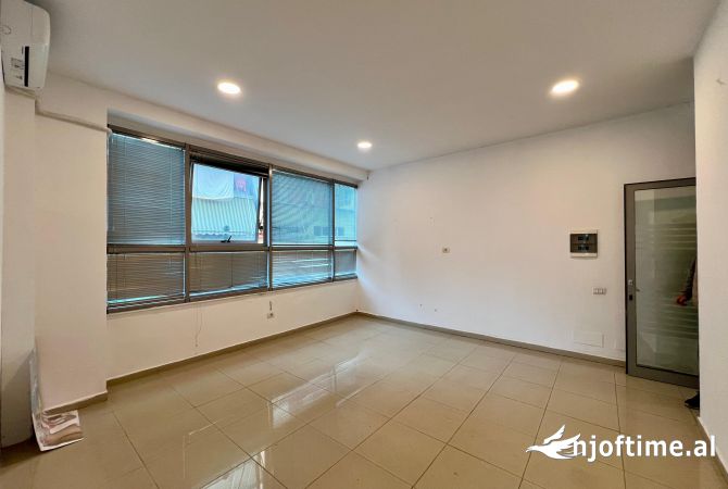 Ambient biznesi me qera 3+1 ne Tirane - 500 Euro