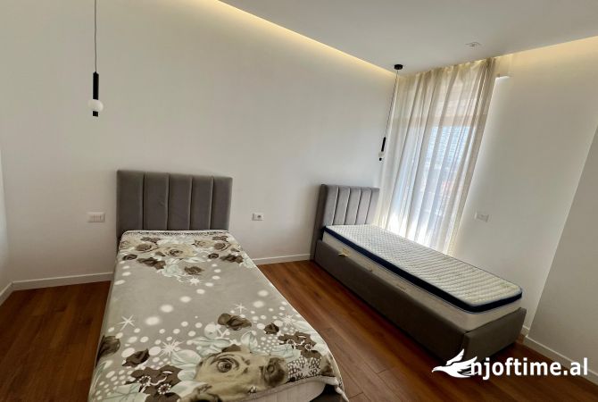 Shtepi me qera 2+1 ne Tirane - 800 Euro