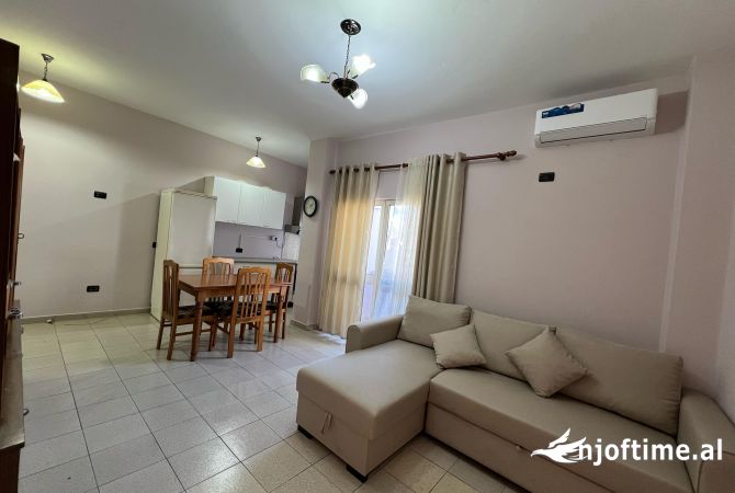 Shtepi me qera 2+1 ne Tirane - 450 Euro