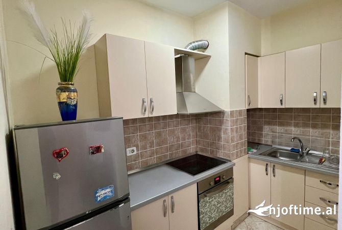 Shtepi me qera Garsoniere ne Tirane - 450 Euro