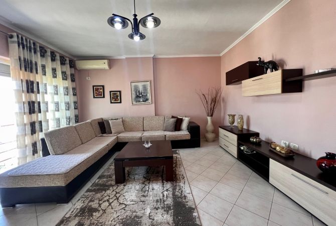 Shtepi me qera 2+1 ne Tirane - 600 Euro