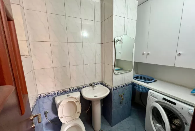 Shtepi me qera 2+1 ne Tirane - 700 Euro
