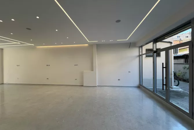 Business Property for Rent 1+1 in Tirana - 800 Euro