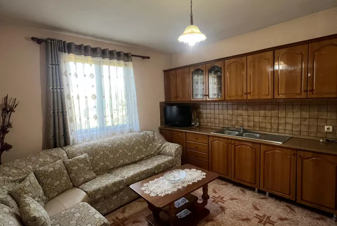 Shtepi ne shitje Shtepi Private ne Tirane, 3+1, Mobilimi Bosh, pa mobiluar, Pagesa 135,000  Euro.