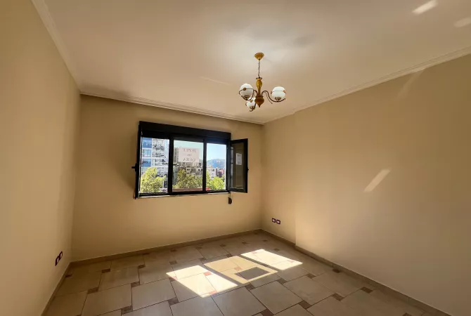 Business Property for Rent 1+1 in Tirana - 950 Euro