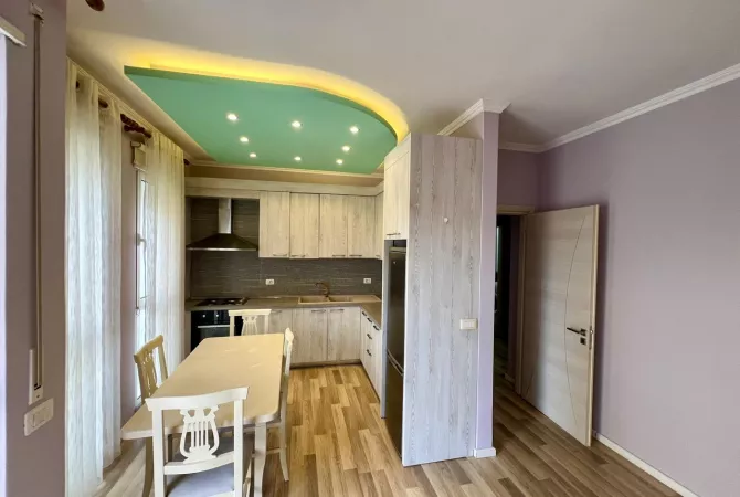 Shtepi me qera Apartament ne Tirane, 1+1, Mobilimi E mobiluar, Pagesa 650  Euro.