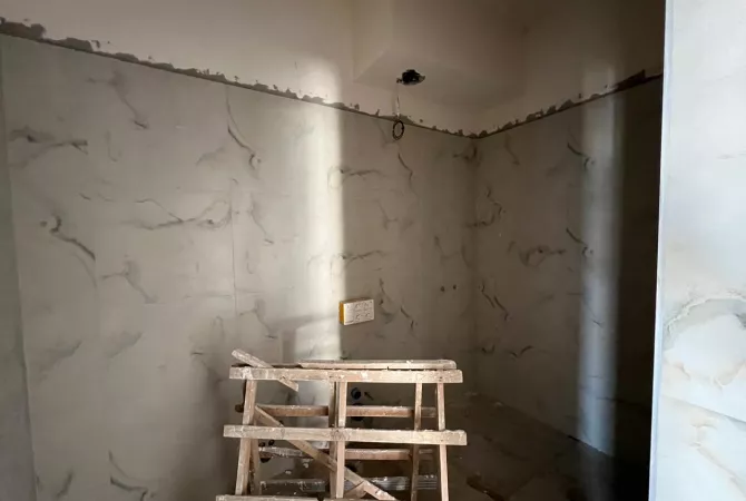 Shtepi ne shitje Apartament ne Tirane, 2+1, Mobilimi Bosh, pa mobiluar, Pagesa 171,500  Euro.