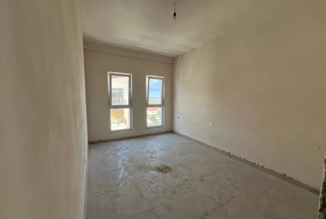 Shtepi ne shitje Apartament ne Tirane, 2+1, Mobilimi Bosh, pa mobiluar, Pagesa 171,500  Euro.