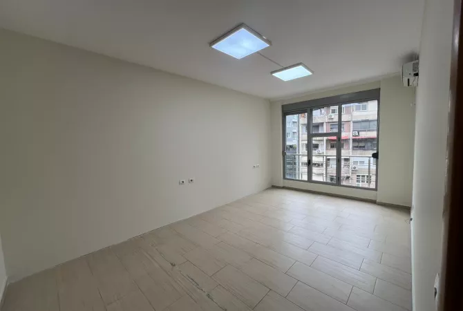 Shtepi me qera 2+1 ne Tirane - 1,000 Euro