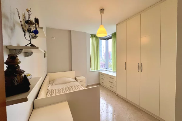 Shtepi me qera 2+1 ne Tirane - 800 Euro