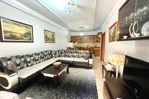 Shtepi me qera 2+1 ne Tirane - 55,000 Leke