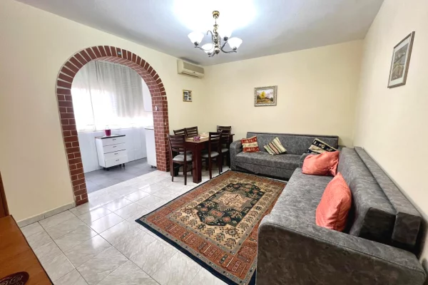 Shtepi me qera 2+1 ne Tirane - 600 Euro