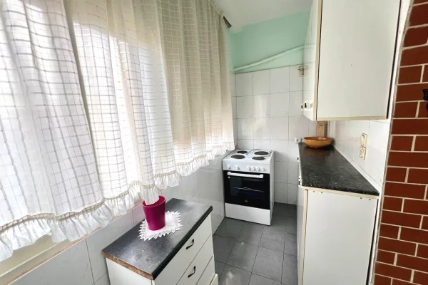 Shtepi me qera Apartament ne Tirane, 2+1, Mobilimi E mobiluar, Pagesa 600  Euro.