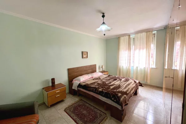 Shtepi me qera Apartament ne Tirane, 2+1, Mobilimi E mobiluar, Pagesa 600  Euro.