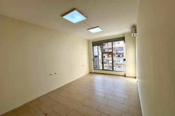 Shtepi me qera 2+1 ne Tirane - 800 Euro