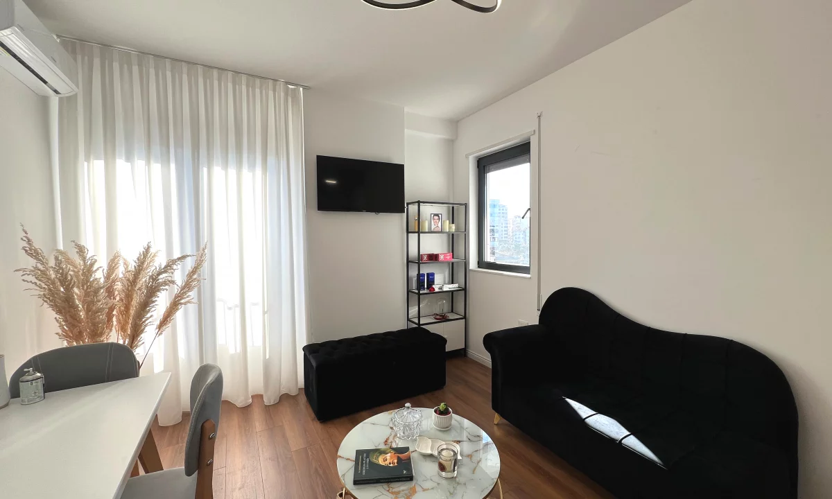Shtepi me qera Apartament ne Tirane, 1+1, Mobilimi E mobiluar, Pagesa 650  Euro.