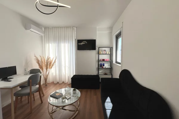 Shtepi me qera Apartament ne Tirane, 1+1, Mobilimi E mobiluar, Pagesa 650  Euro.