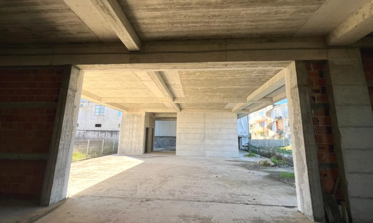 Jepet me Qira Ambient Biznesi – Kapanon + Zyre | Kamez