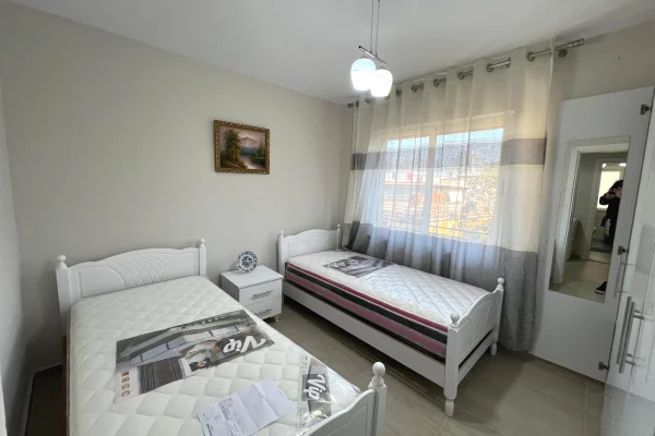Shtepi me qera Apartament ne Tirane, 2+1, Mobilimi E mobiluar, Pagesa 600  Euro.