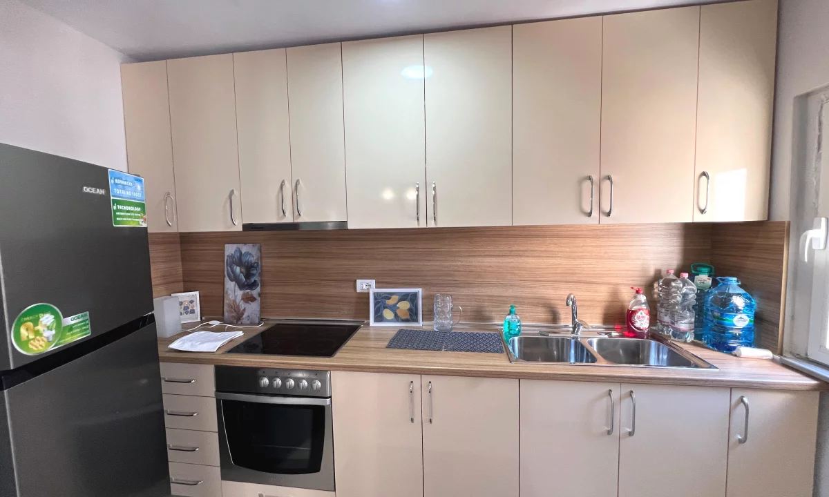 Shtepi me qera Apartament ne Tirane, 2+1, Mobilimi E mobiluar, Pagesa 600  Euro.