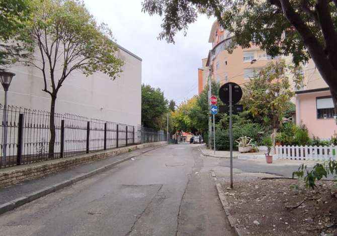 Ambient biznesi ne shitje 1+1 ne Tirane - 27,200 Euro