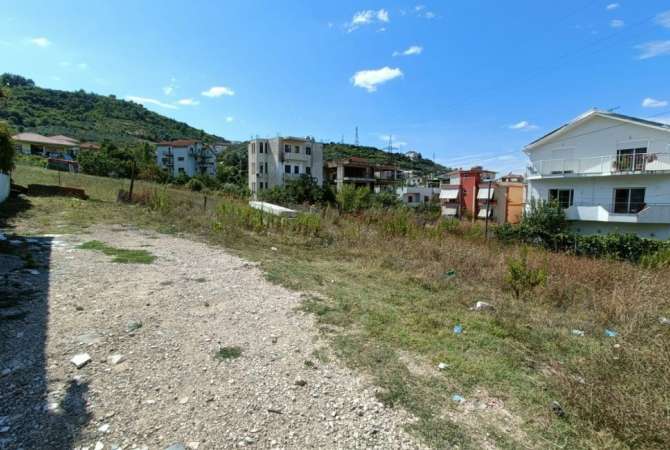 Truall ose Toke ne Tirane - 125,000 Euro