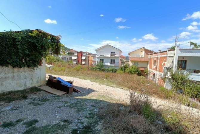 Truall ose Toke ne Tirane - 125,000 Euro