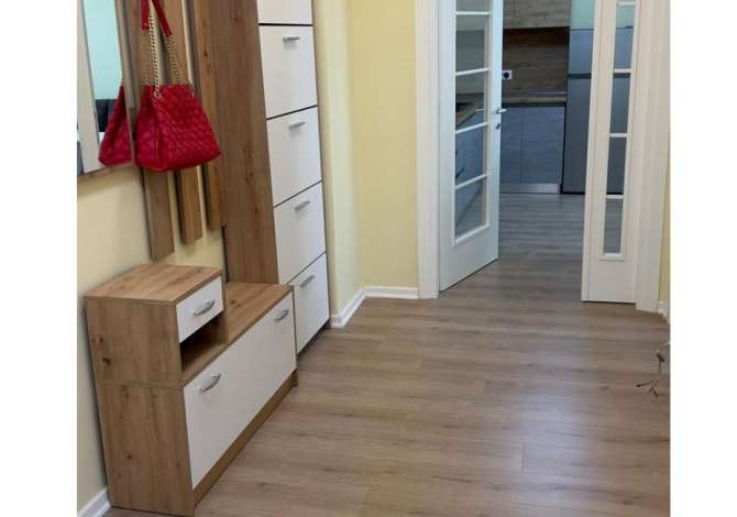 Shtepi me qera Apartament ne Tirane, 2+1, Mobilimi E mobiluar, Pagesa 500  Euro.