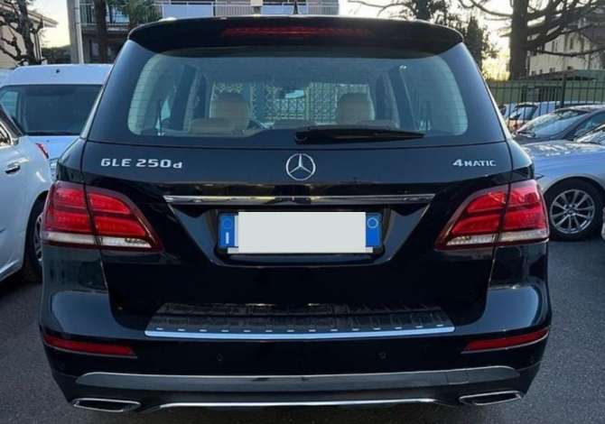 Makina ne shitje ne Tirane - 25,500 Euro