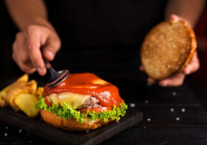 Njoftime Pune FastFood-ier, Sallatjere, Pastruese 