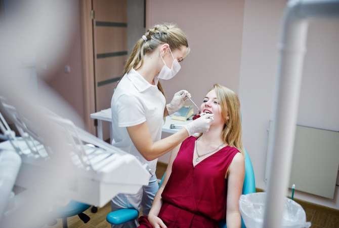 Njoftime Pune Asistent Dentar