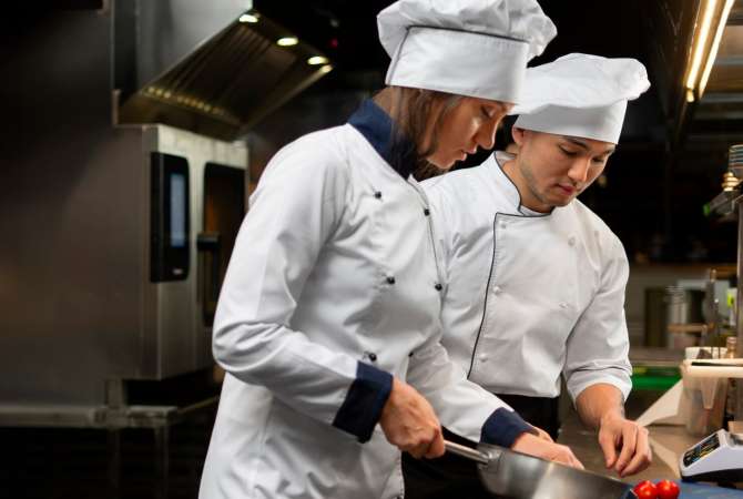 Njoftime Pune ne Shkoder, Profesioni  Kuzhinier , kamariere , banakier, sanitare. , Fillestar/Pak eksperience, Pagesa Me Marreveshje.