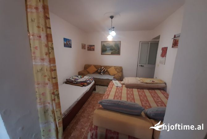 Shtepi me qera 1+1 ne Tirane - 40,000 Leke