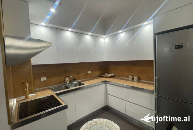 Shtepi me qera 2+1 ne Tirane - 550 Euro