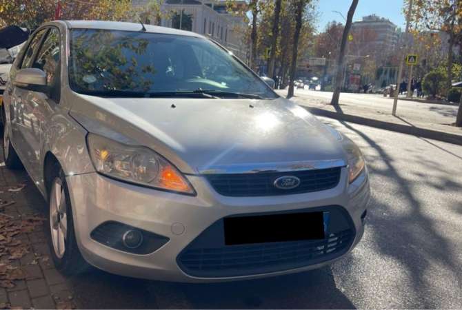 Makina ne shitje ne Tirane - 300,000 Leke