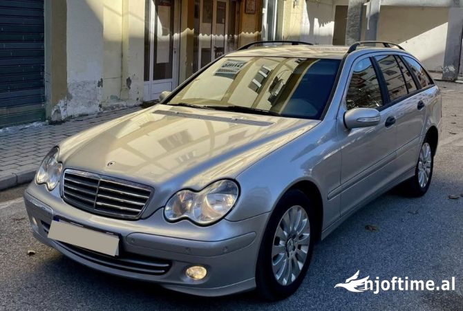 Makina ne shitje  ne Fier - 4,200 Euro