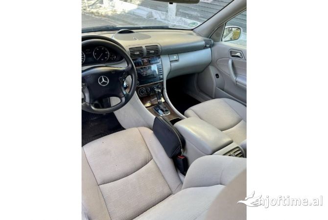 Makina ne shitje  ne Fier - 4,200 Euro