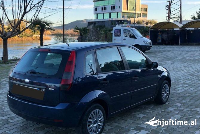 Makina ne shitje  ne Shkoder - 2,200 Euro