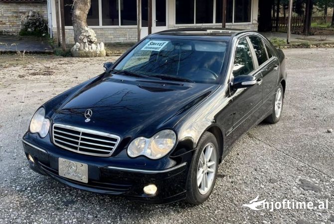 Makina ne shitje  ne Fier - 4,500 Euro