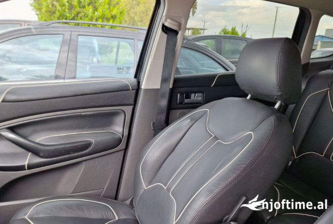 Makina ne shitje  ne Tirane - 8,999 Euro