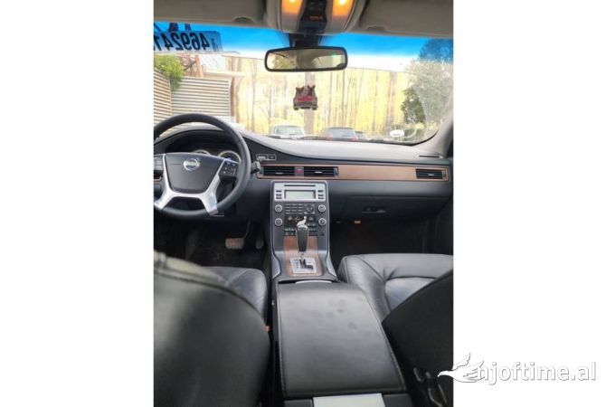Makina ne shitje  ne Tirane - 4,999 Euro