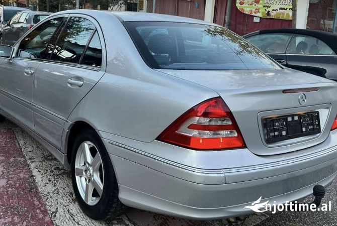 Makina ne shitje  ne Tirane - 4,500 Euro