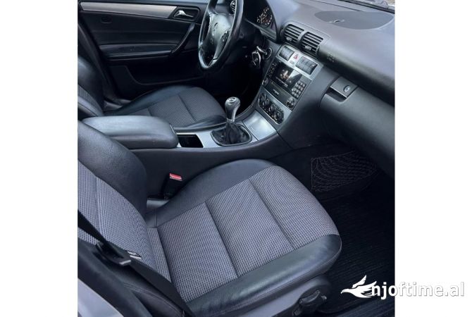 Makina ne shitje  ne Tirane - 4,500 Euro