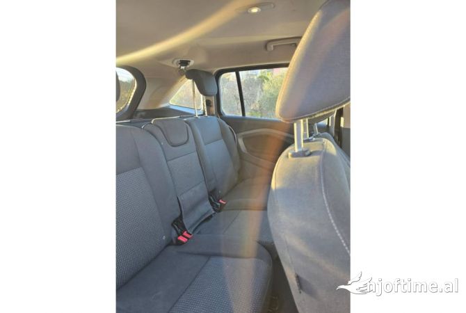 Makina ne shitje  ne Tirane - 5,900 Euro