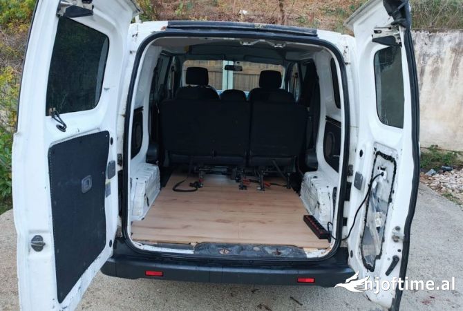 Makina ne shitje  ne Tirane - 5,900 Euro