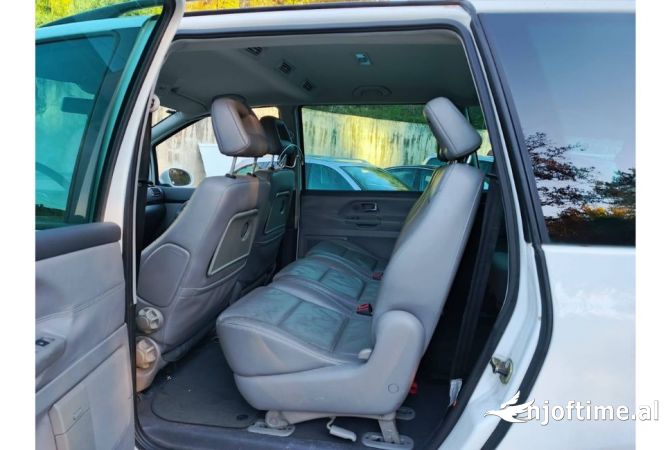 Makina ne shitje  ne Tirane - 5,500 Euro